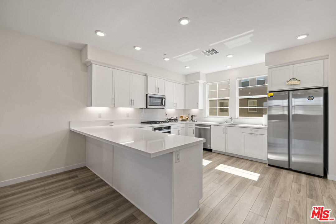27109 Valley Oak Place