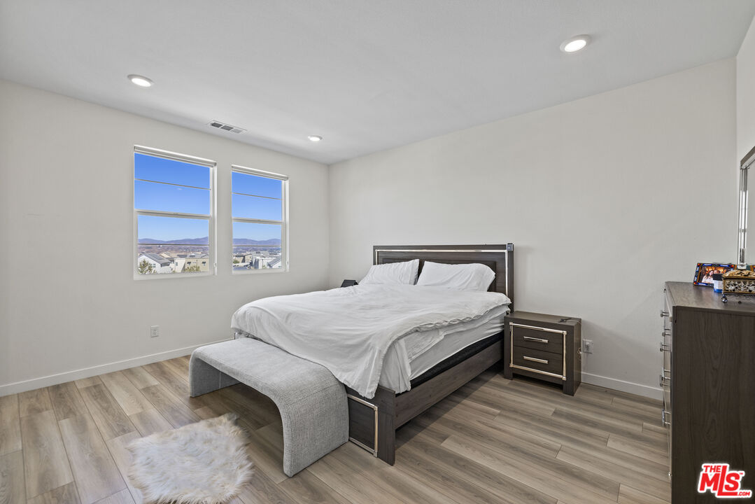 27109 Valley Oak Place