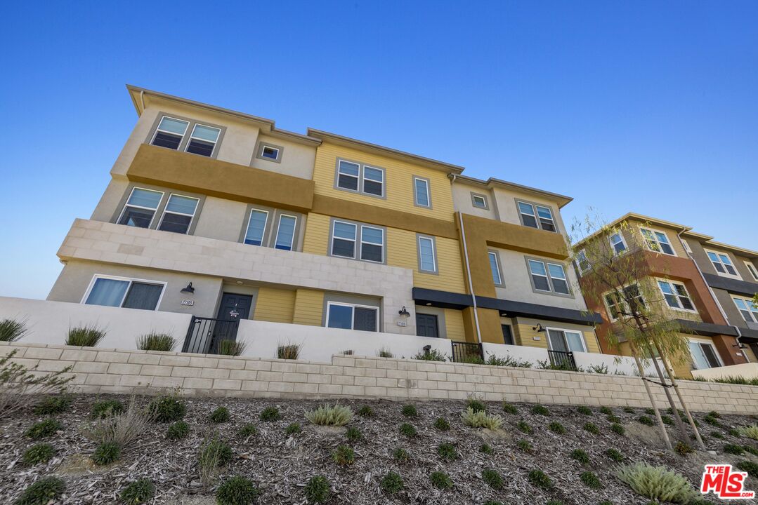 27109 Valley Oak Place