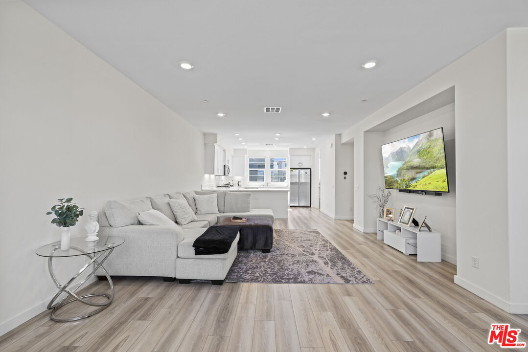 27109 Valley Oak Place