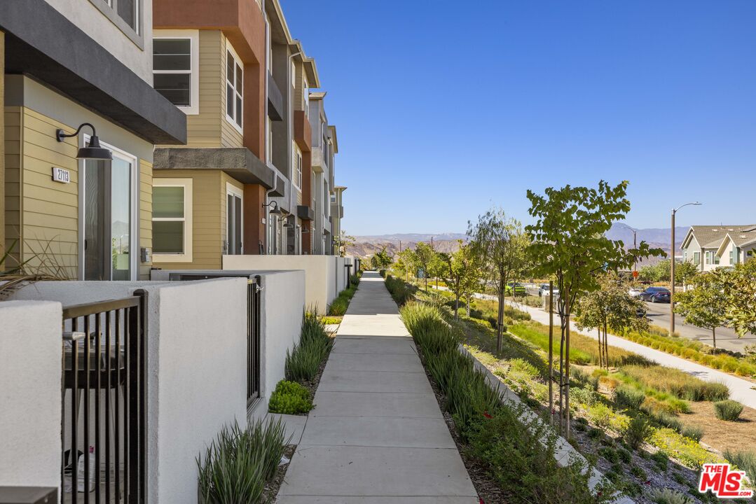 27109 Valley Oak Place