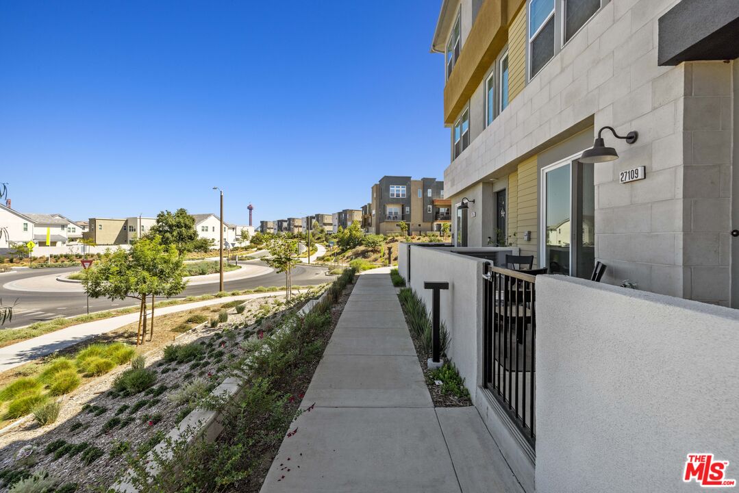 27109 Valley Oak Place