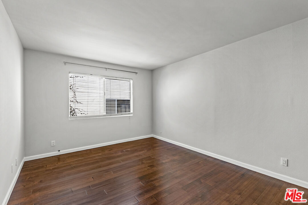 1342 HARVARD ST Unit: 204