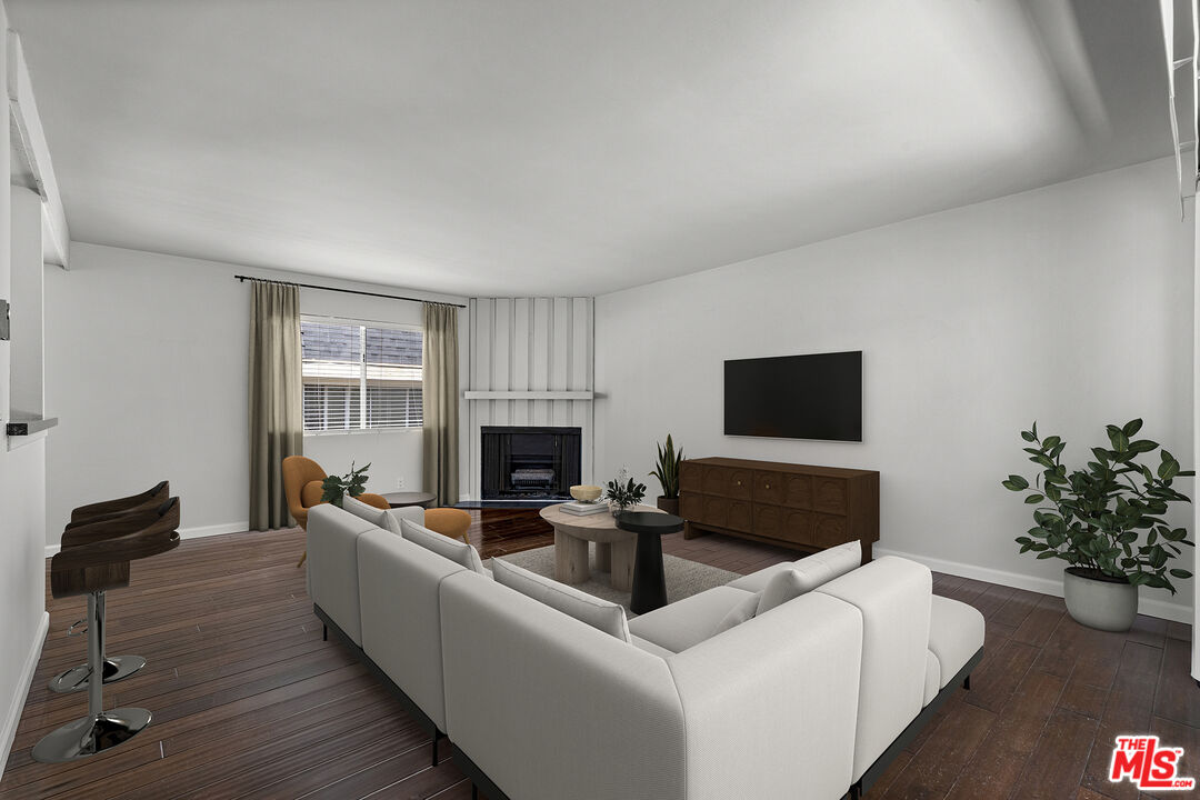 1342 HARVARD ST Unit: 204
