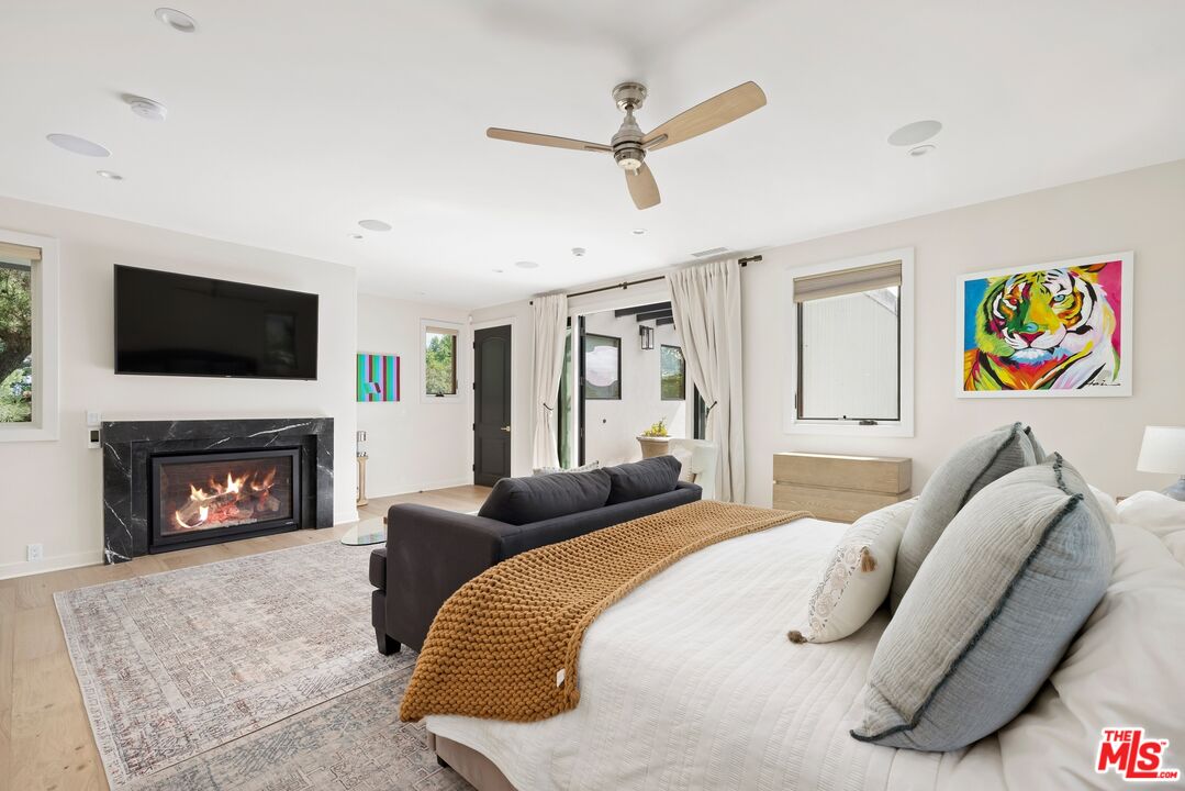 16820 Oak View Drive