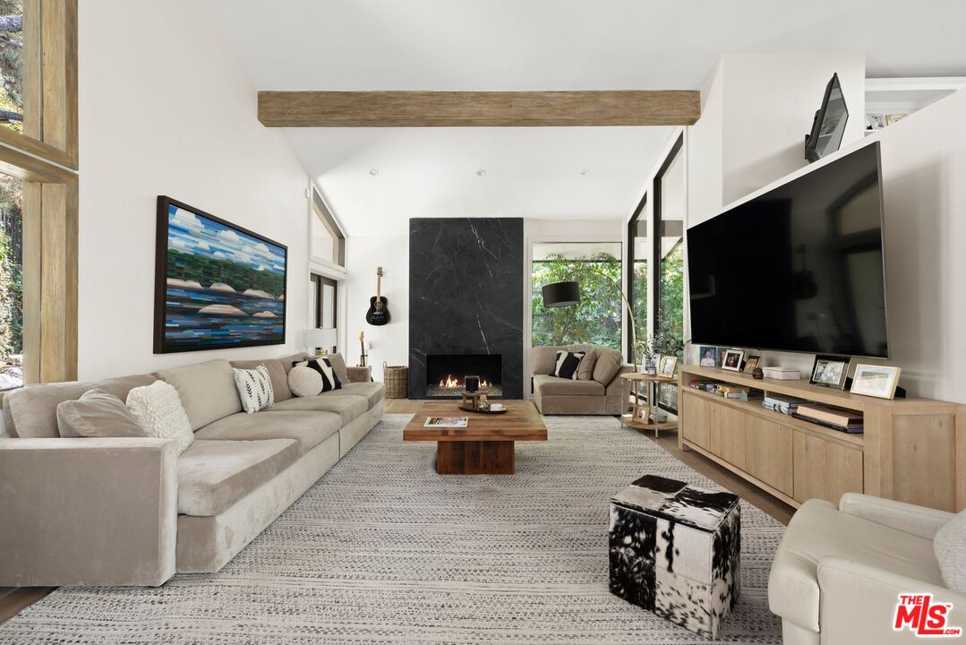 16820 Oak View Drive