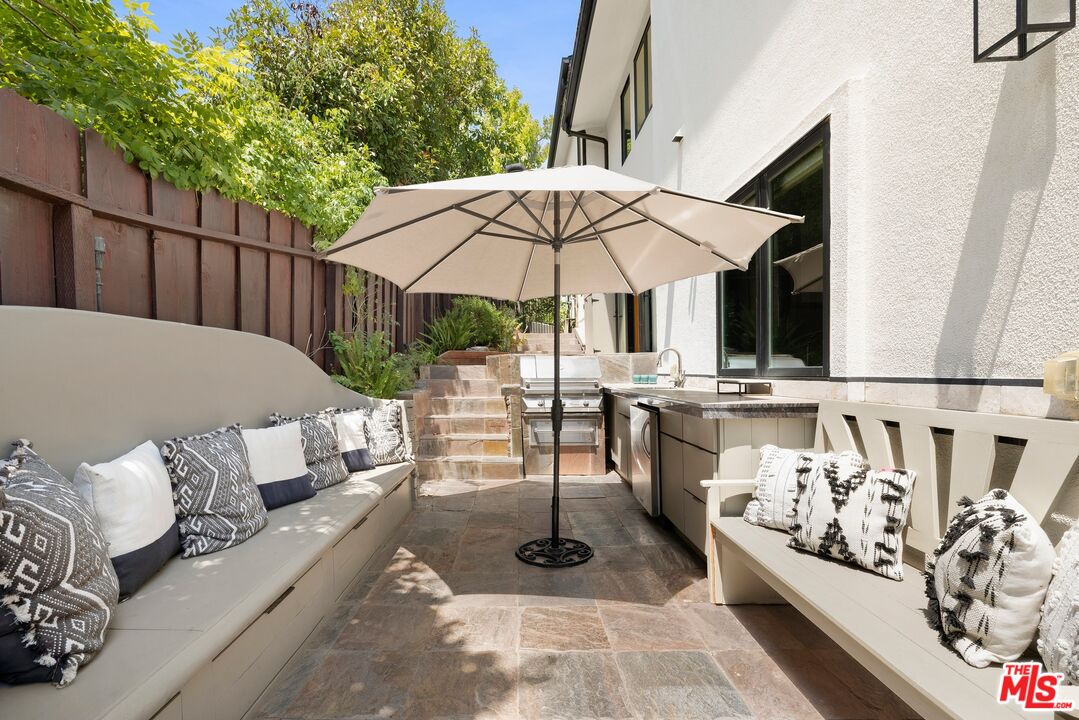 16820 Oak View Drive