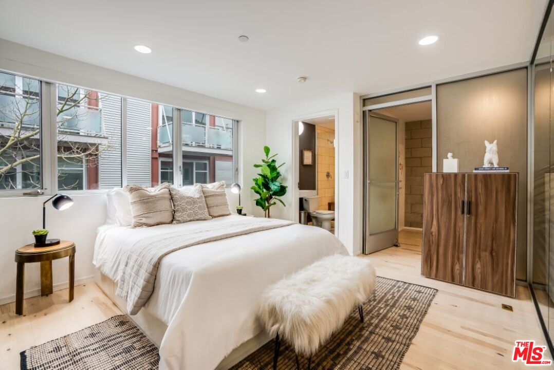3450 Cahuenga Boulevard, No. 101