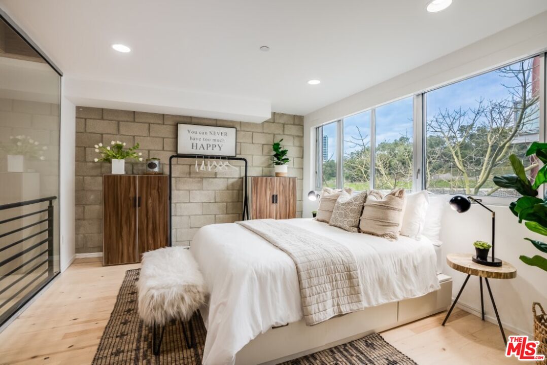 3450 Cahuenga Boulevard, No. 101