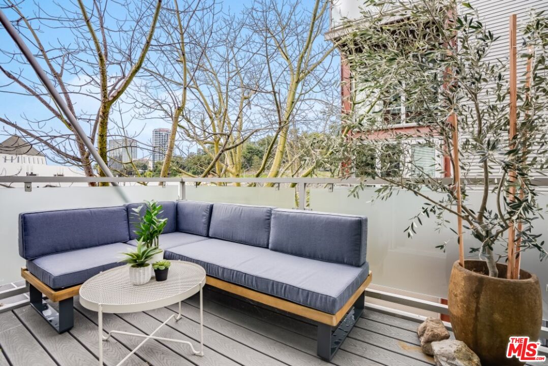 3450 Cahuenga Boulevard, No. 101