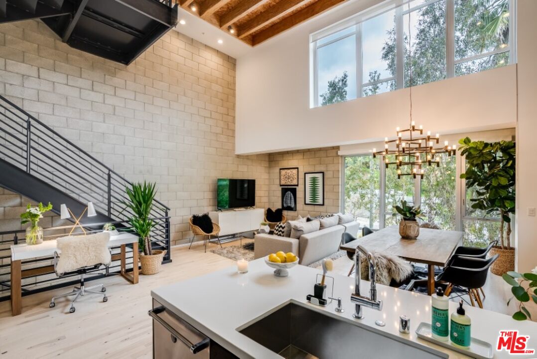 3450 Cahuenga Boulevard, No. 101