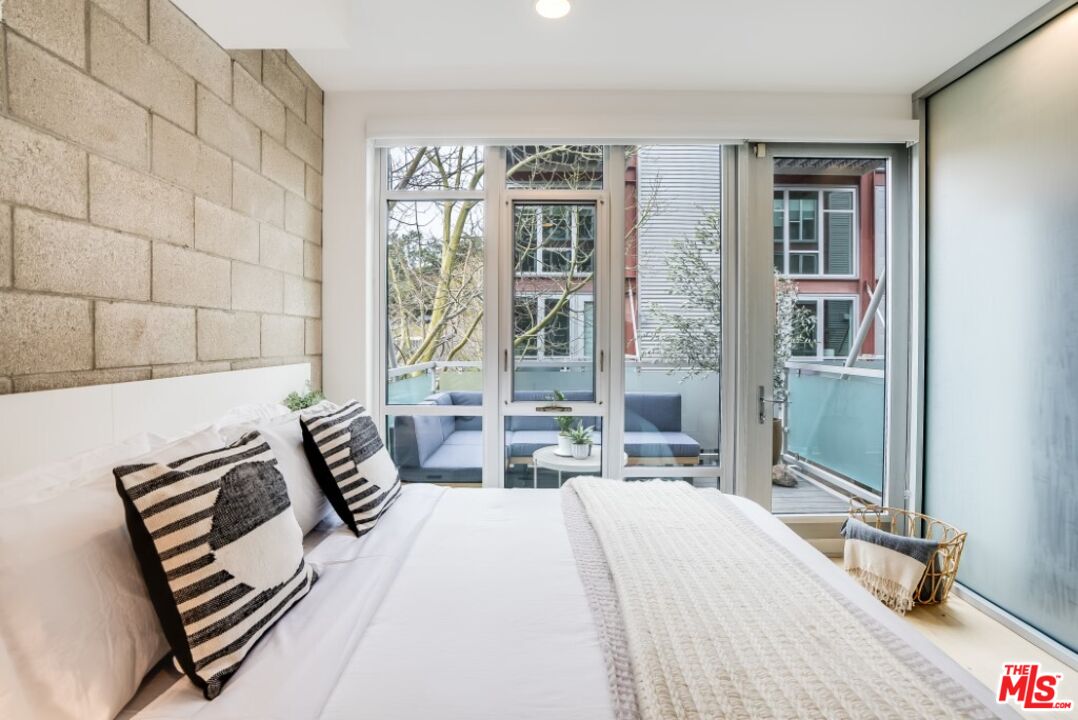 3450 Cahuenga Boulevard, No. 101