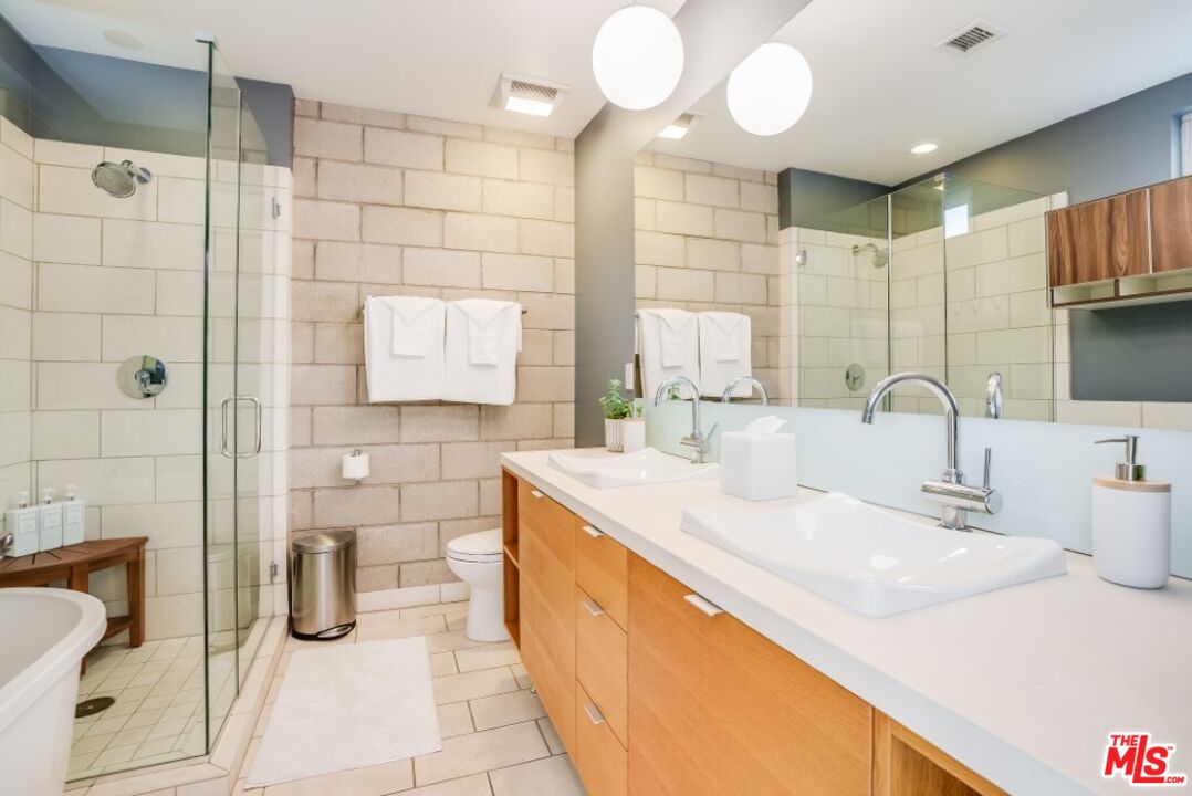 3450 Cahuenga Boulevard, No. 101