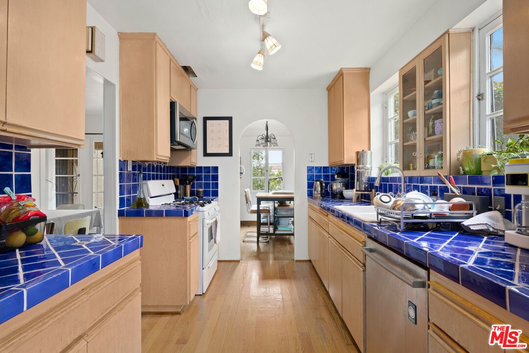 1118 S. Crescent Heights Boulevard