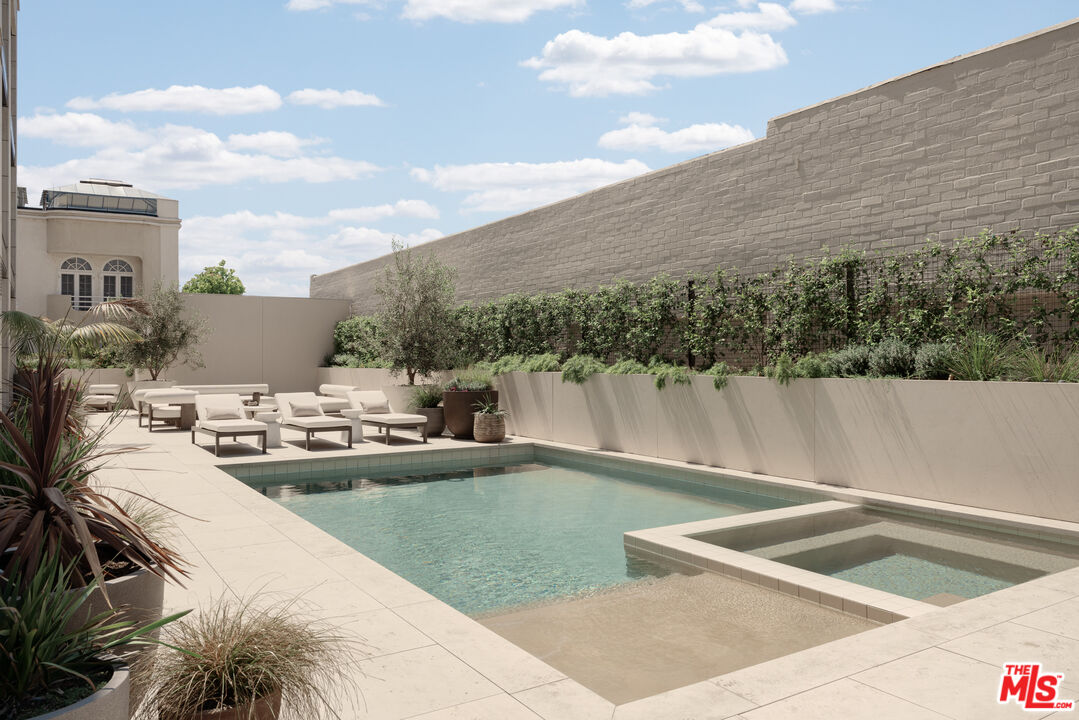 9900 S Santa Monica Blvd Unit: 2F