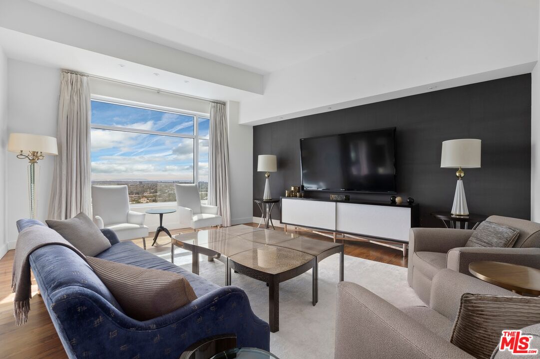 1 W Century Dr Unit: 10A