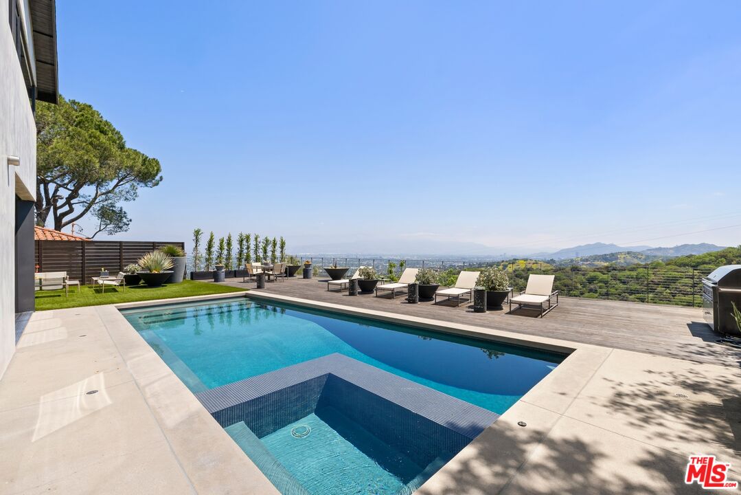 3337 Beverly Ranch Rd