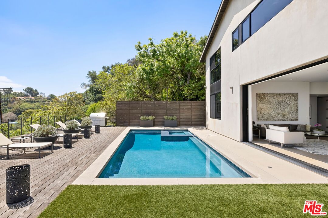 3337 Beverly Ranch Rd