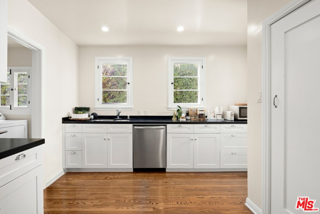 6502 Commodore Sloat Dr