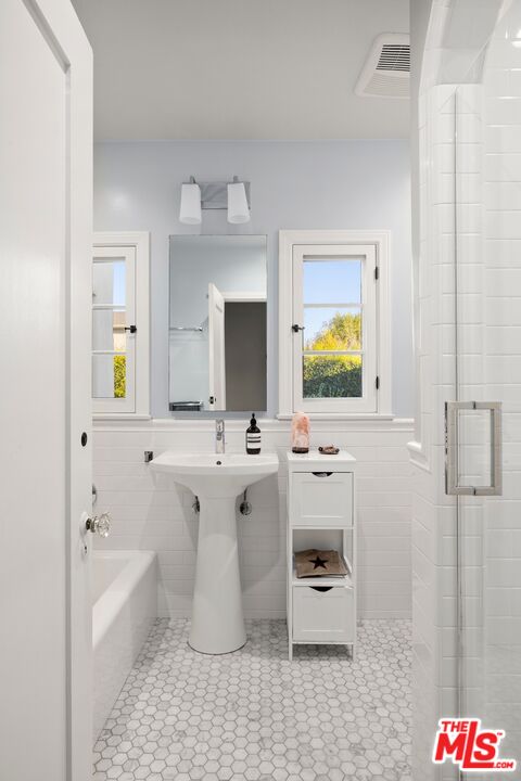 6502 Commodore Sloat Dr