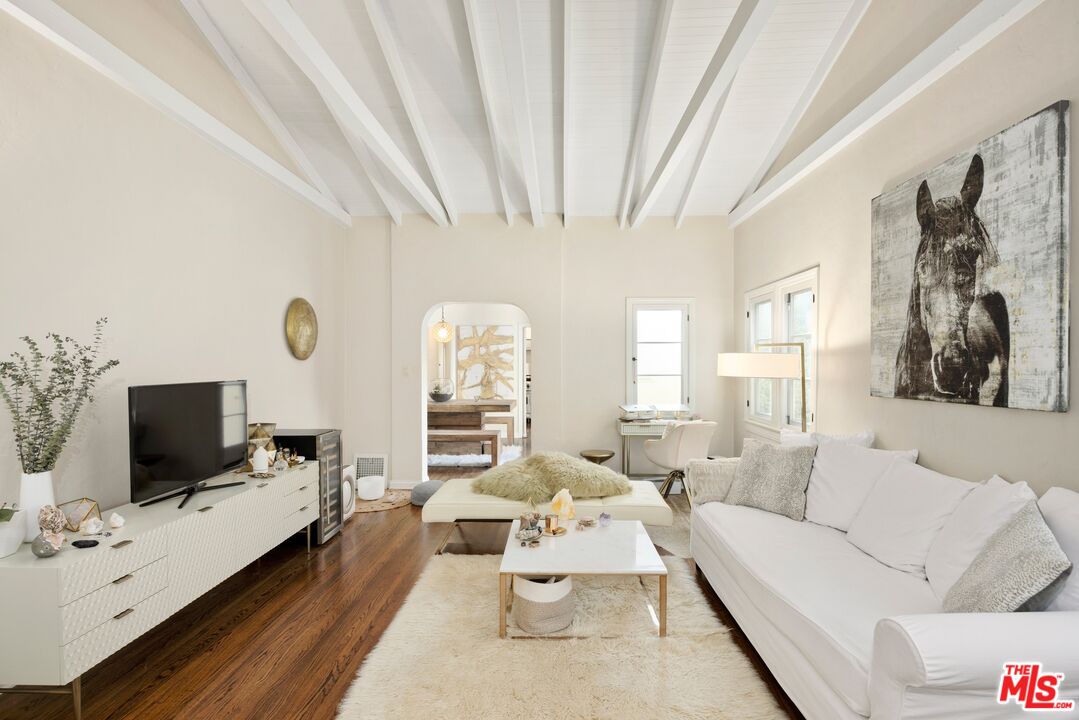 6502 Commodore Sloat Dr