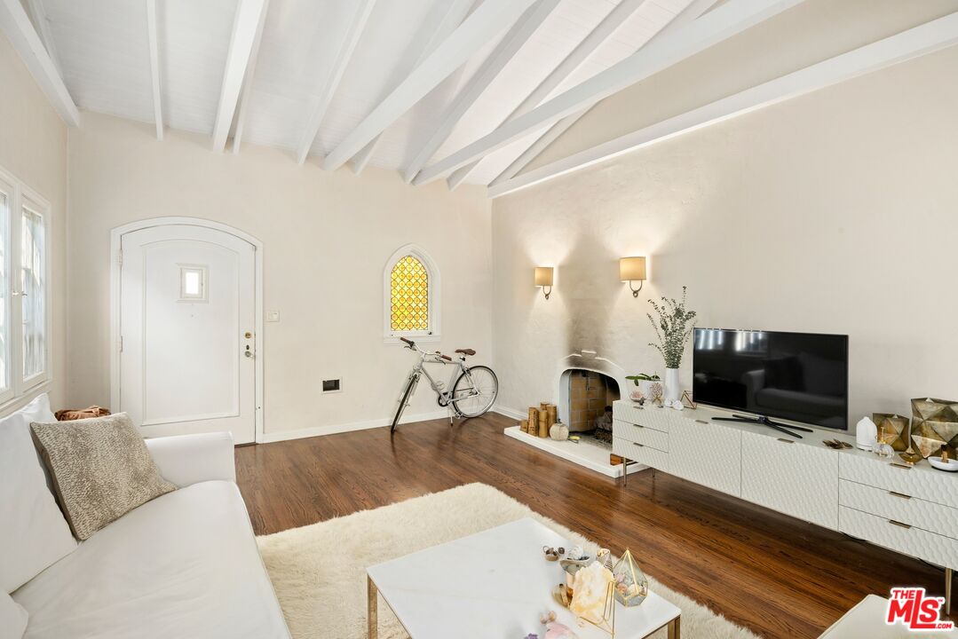 6502 Commodore Sloat Dr