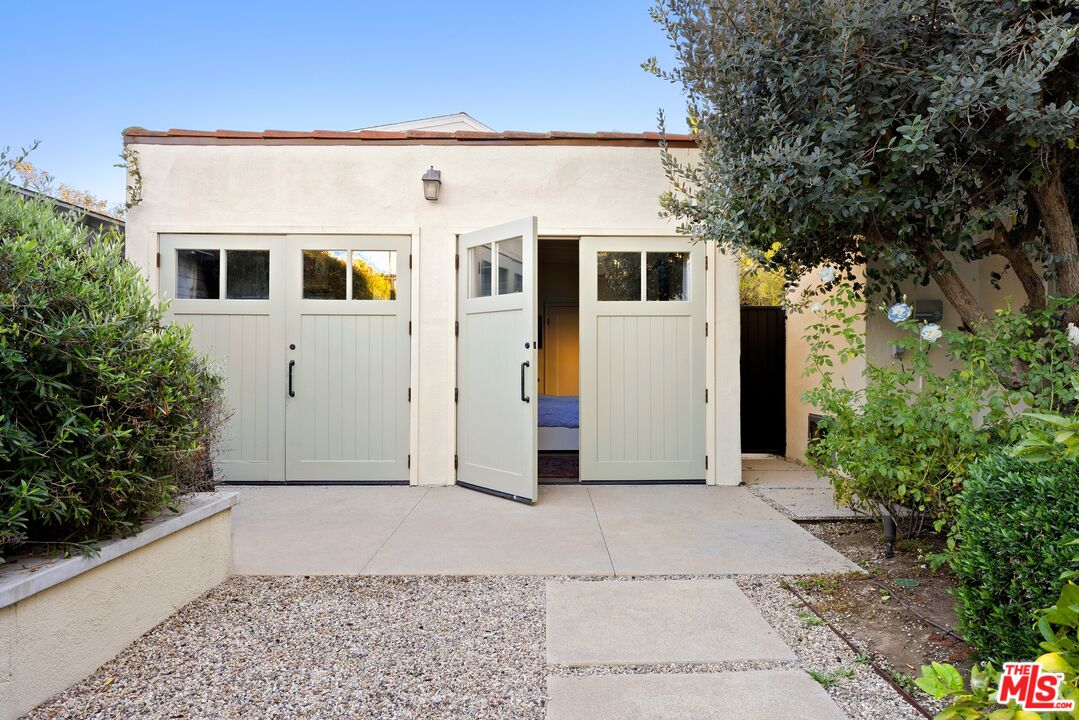 6502 Commodore Sloat Dr