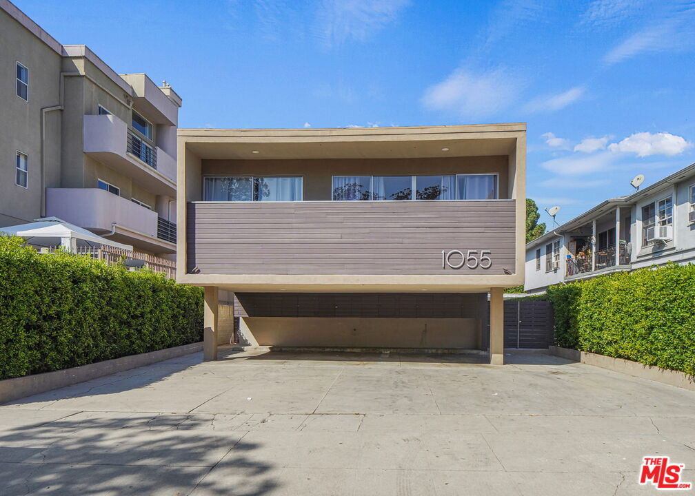 1055 S Bedford ST Unit: 2
