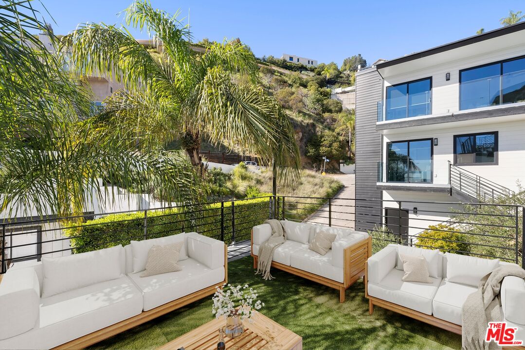 1788 N. Orange Grove Avenue