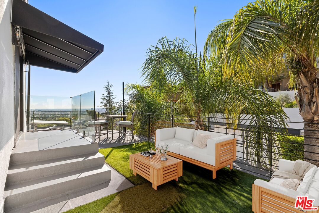1788 N. Orange Grove Avenue