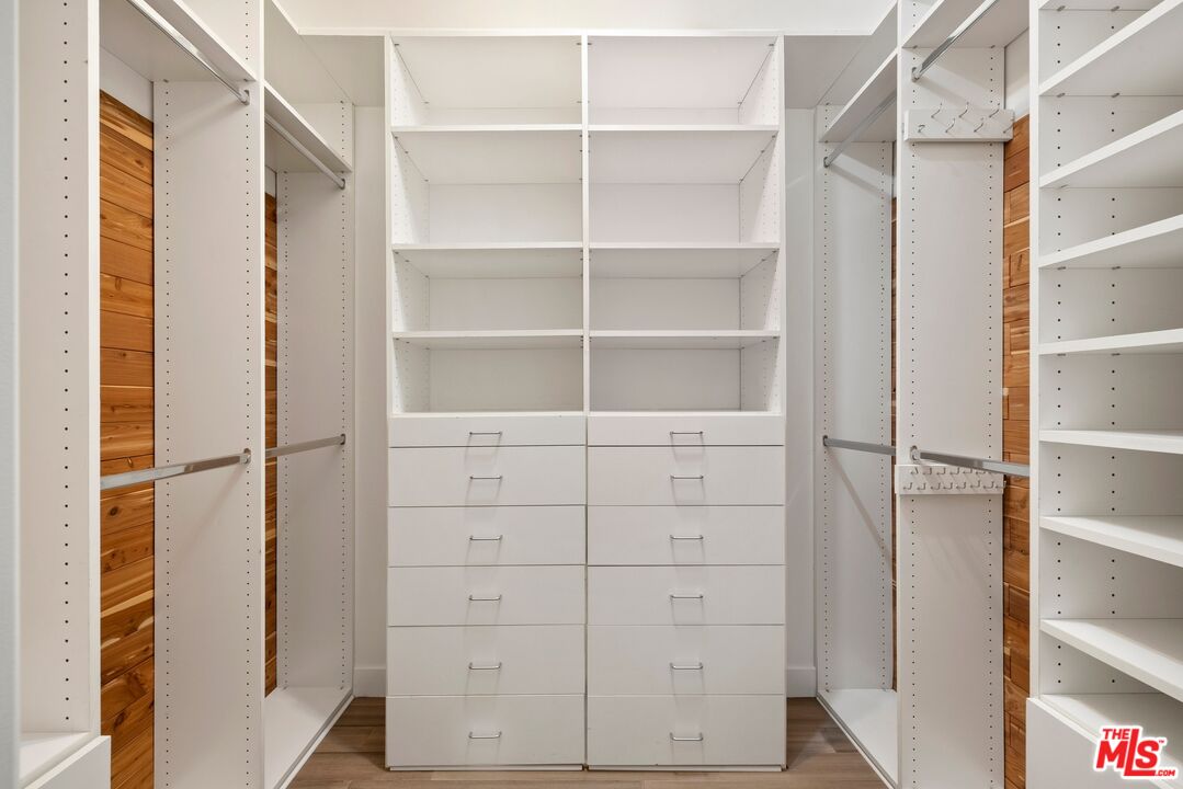 1630 S Bentley Ave Unit: 202