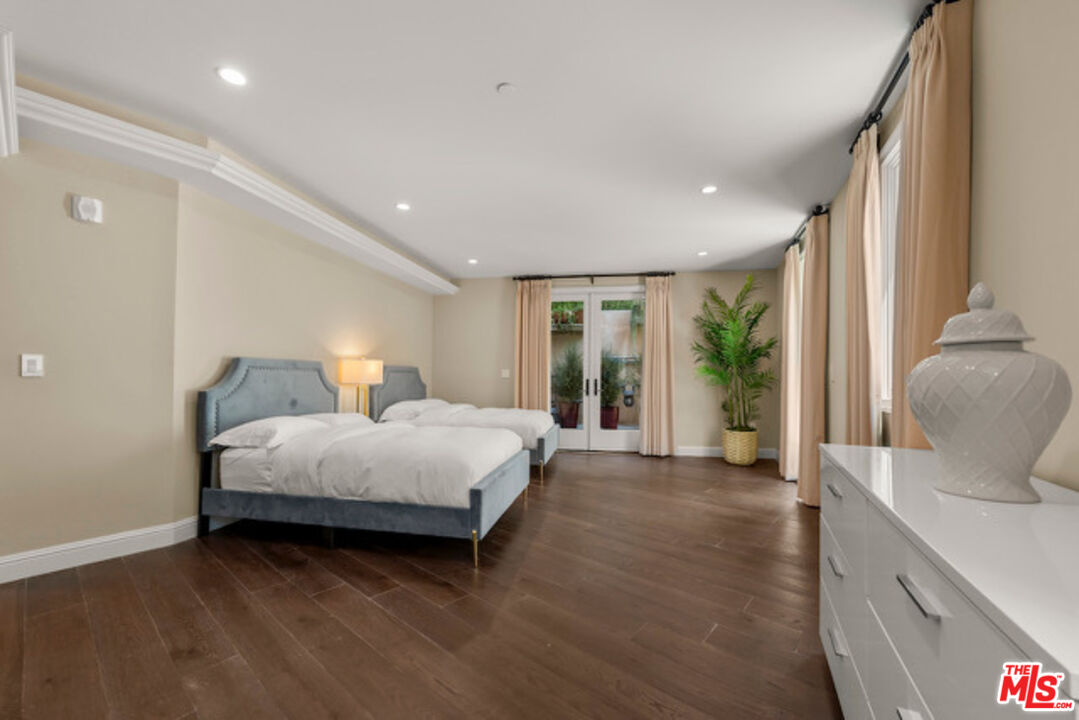 1825 Pandora Avenue, No. 101