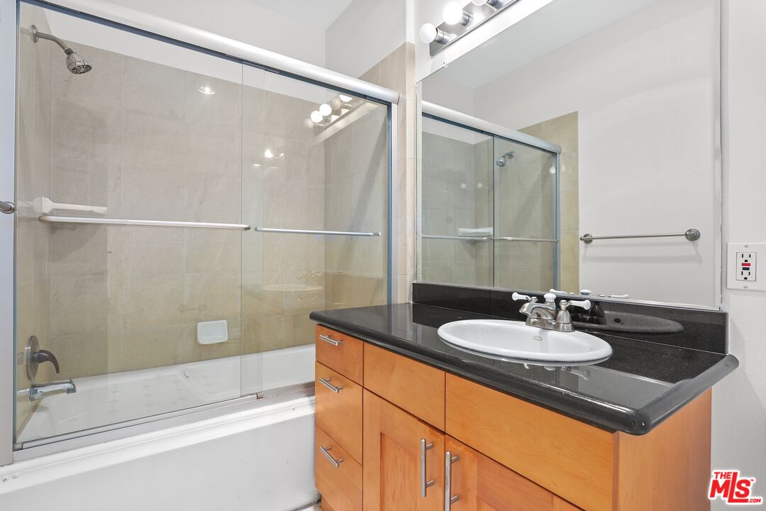 3603 Dunn Dr Unit: 201