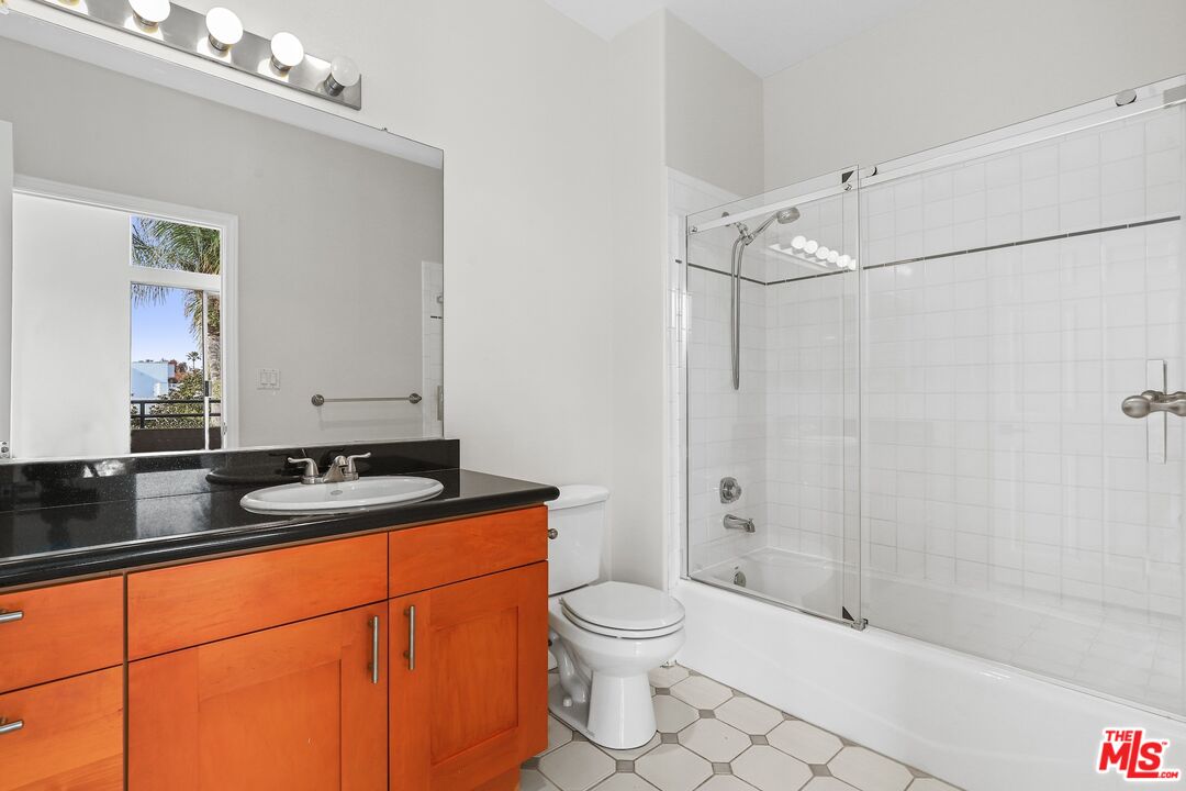 3603 Dunn Dr Unit: 201