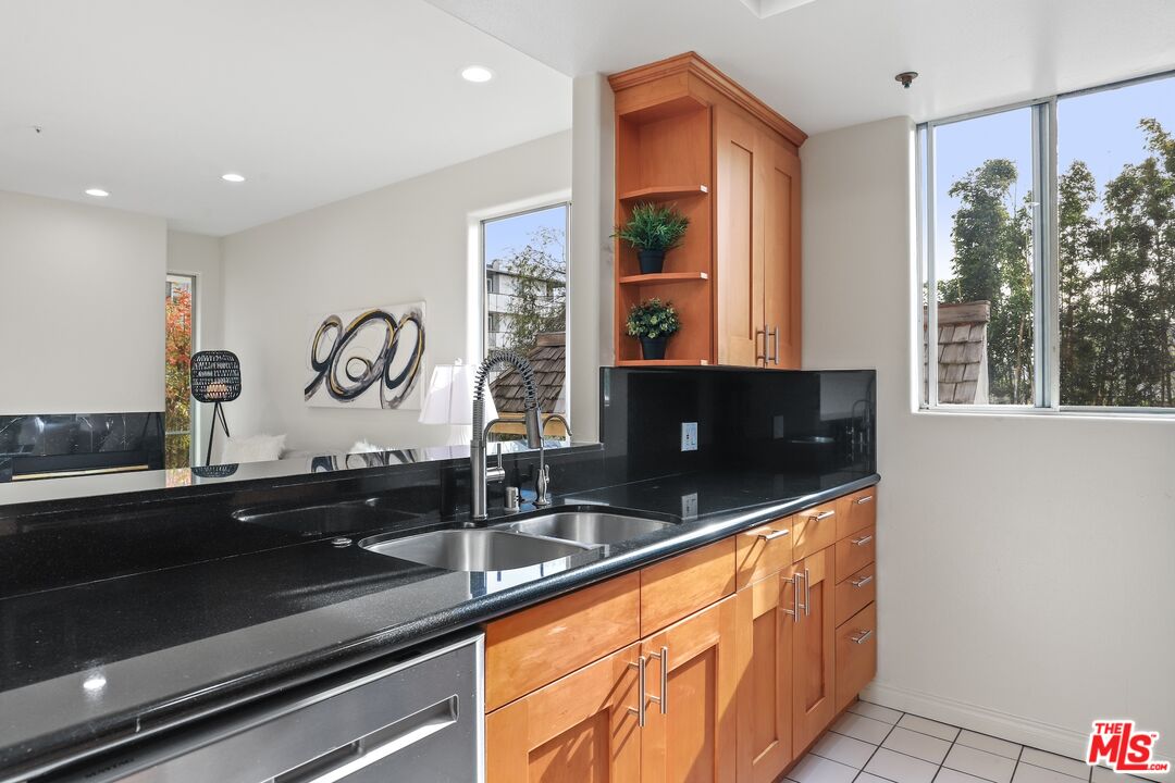 3603 Dunn Dr Unit: 201