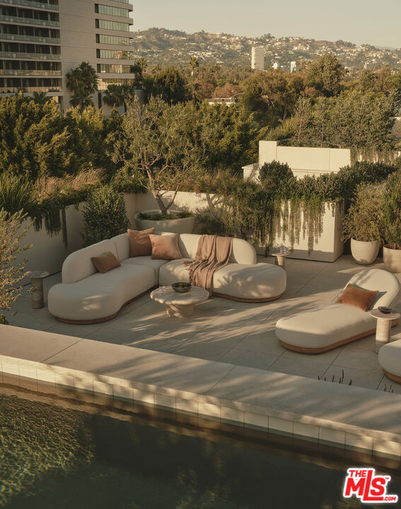 9900 S. Santa Monica Boulevard, Penthouse C