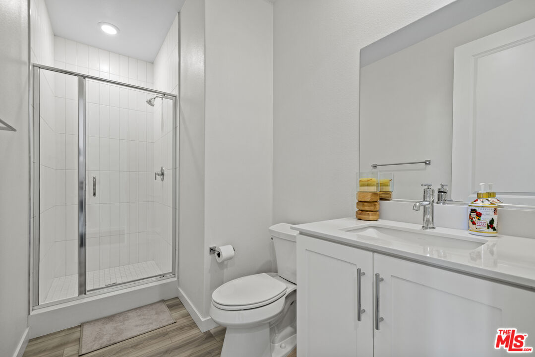 27109 Valley Oak Place