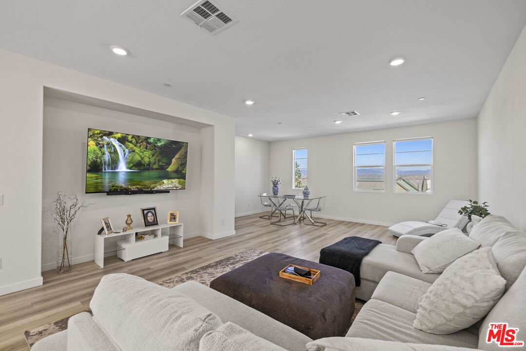 27109 Valley Oak Place