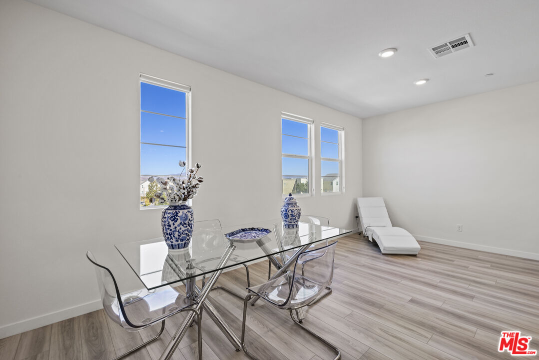 27109 Valley Oak Place