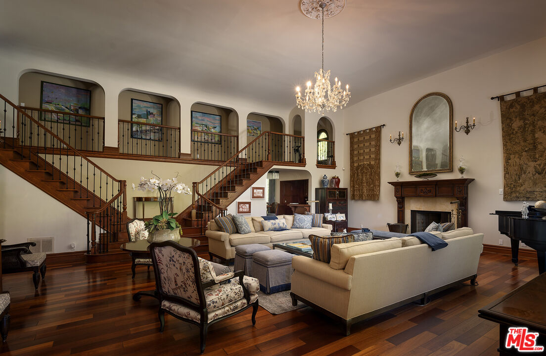 531 S. Rossmore Avenue