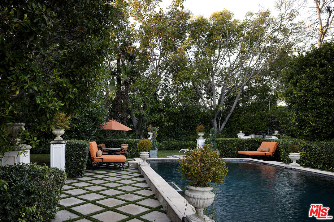 531 S. Rossmore Avenue