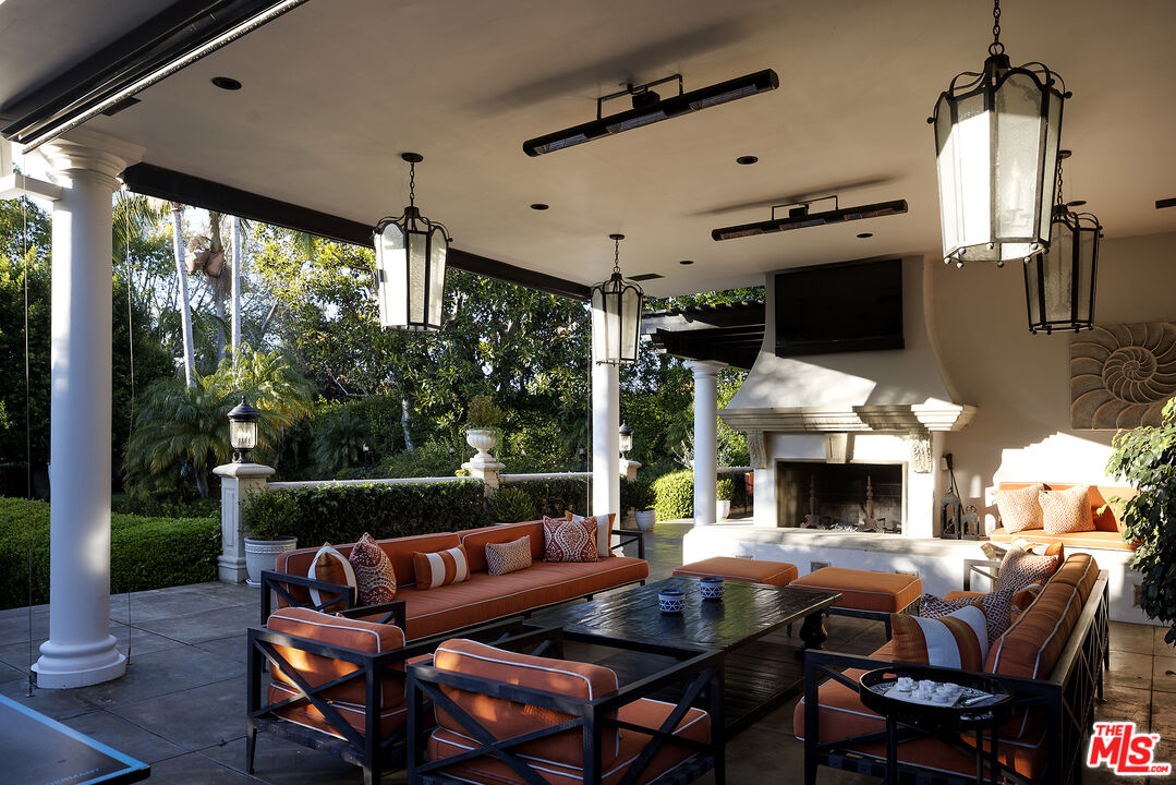 531 S. Rossmore Avenue