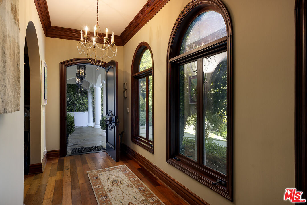 531 S. Rossmore Avenue