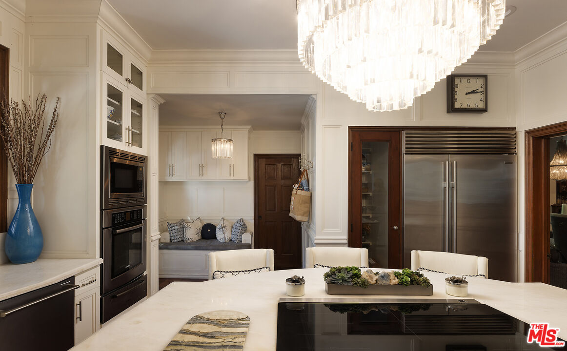 531 S. Rossmore Avenue