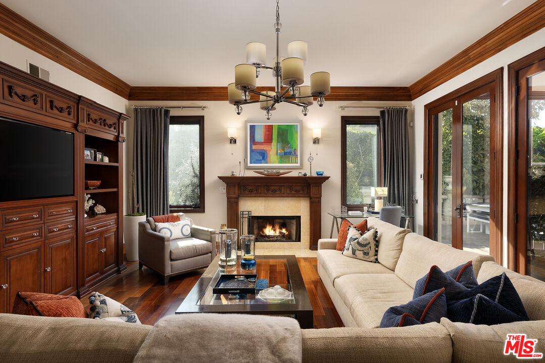 531 S. Rossmore Avenue