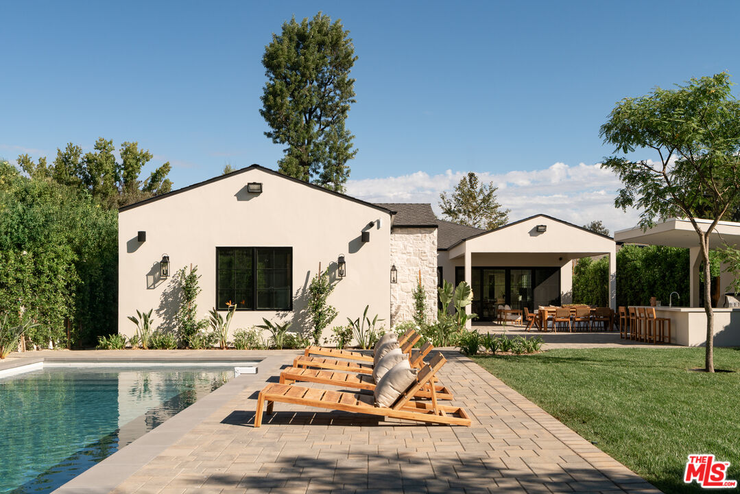 23236 Hatteras Street