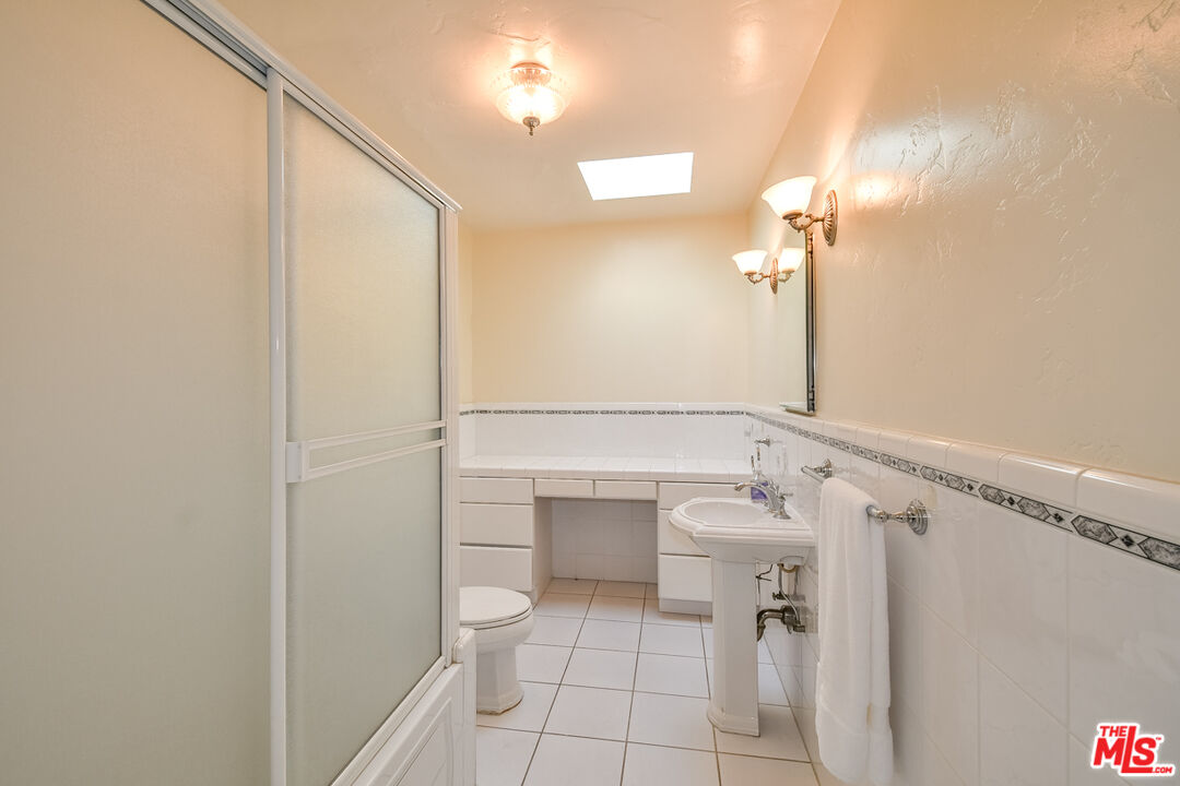 2814 Fleur Drive