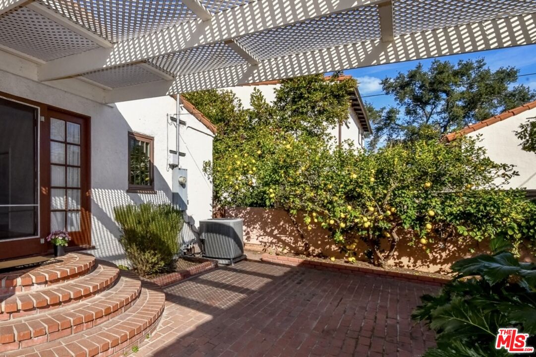 2814 Fleur Drive