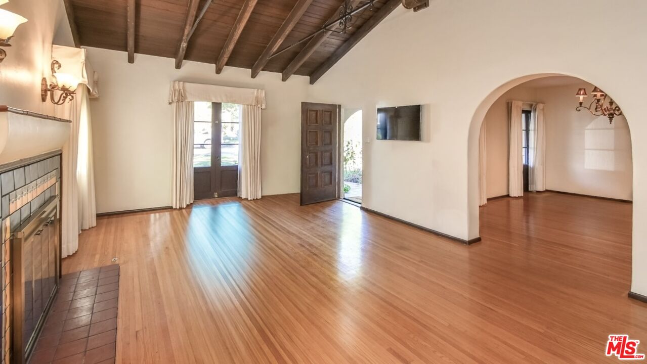 2814 Fleur Drive