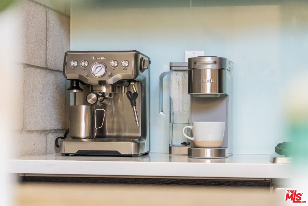 3450 Cahuenga Blvd Unit: 101